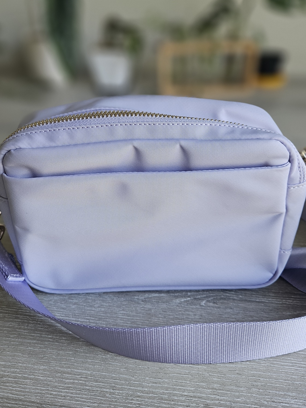 Lululemon Everywhere Crossbody 2L - Picture 2 of 4